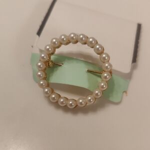 Vintage Round Faux Pearls Gold-Tone Metal Brooch Pin